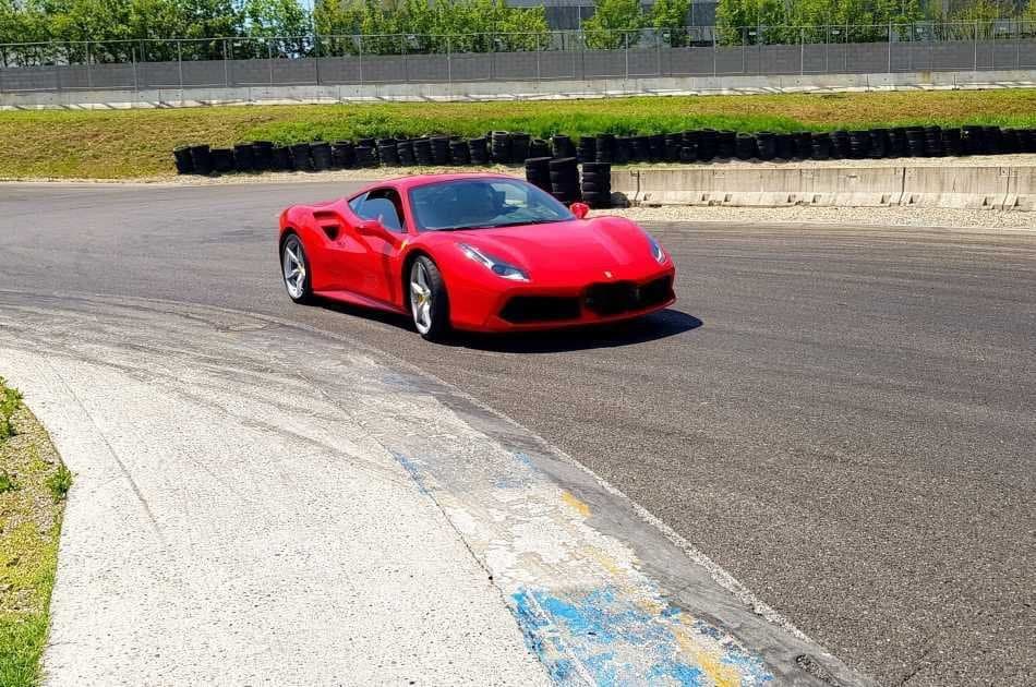 Test Drive a Ferrari 488 In Milan - Photo 8