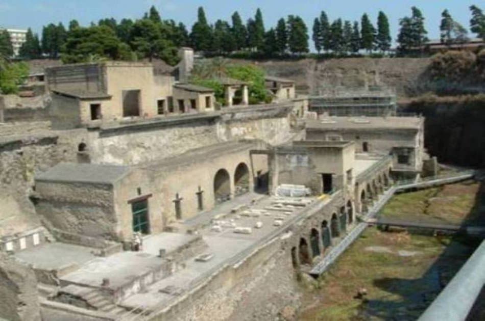 Tour to Pompei and Mt. Vesuvio and wine teasting - Photo 3