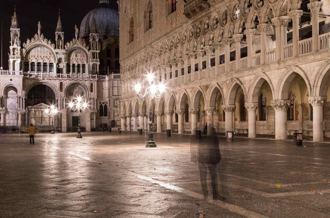 Ghosts & Legends of Venice on an Evening Walking Tour