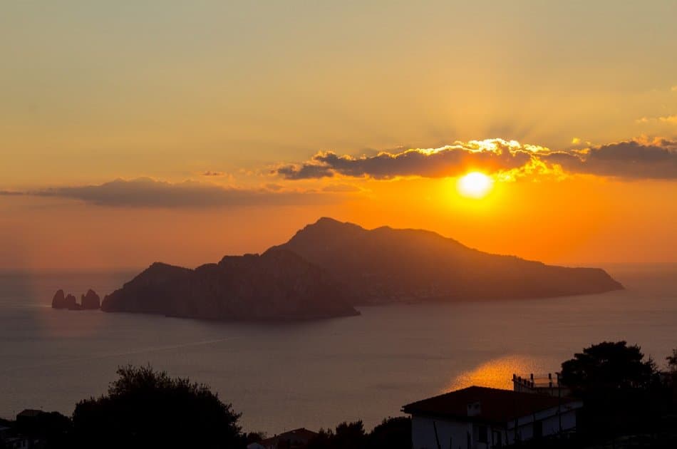 Wonderful Romantic Sunset Cruise Along the Amalfi Coast - Photo 5
