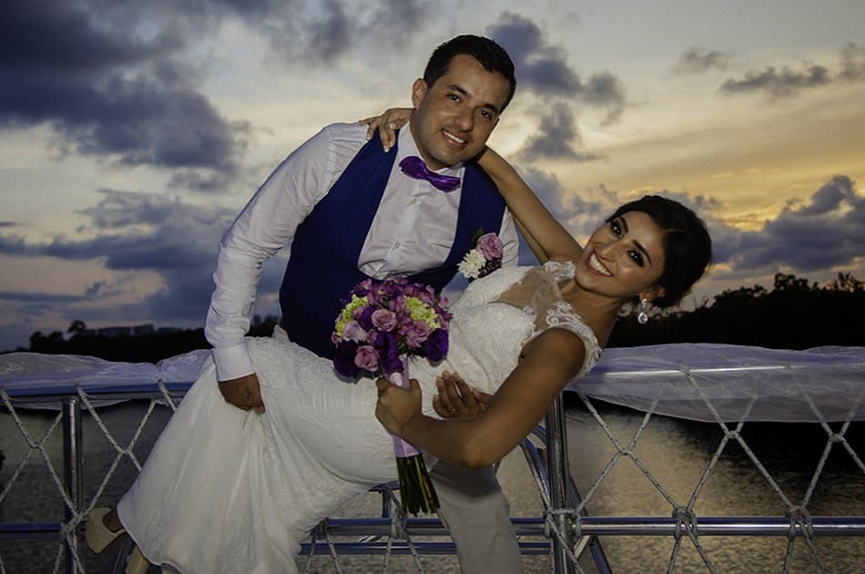 Cancun Party Boat - Photo 2