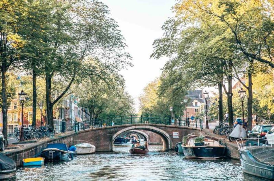 Amsterdam Bubbly Private Boat - Photo 3