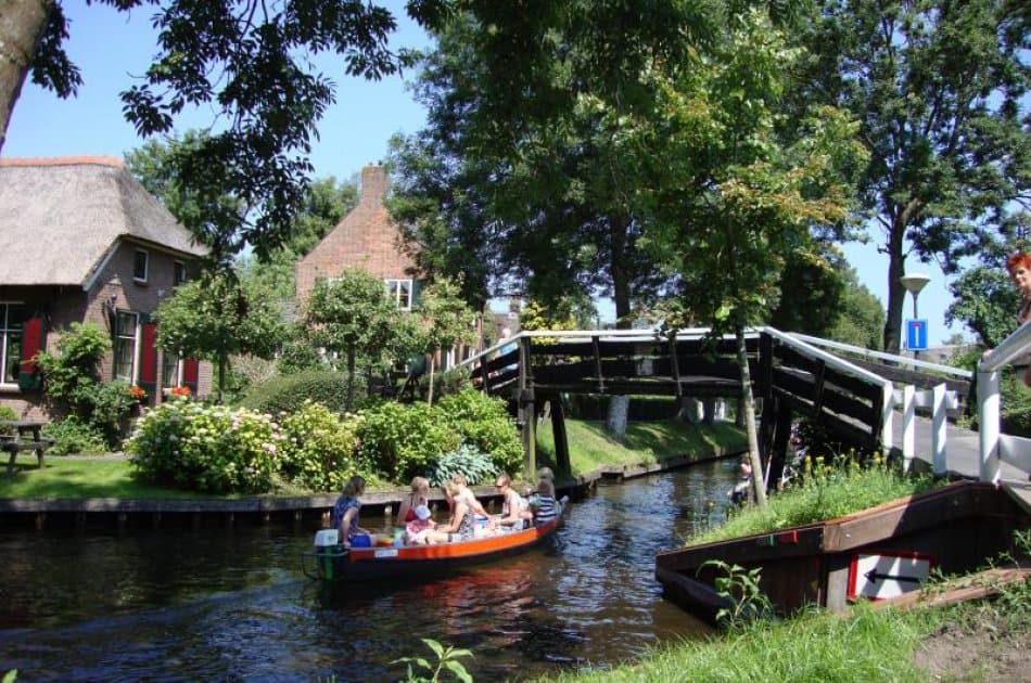 Experience A Day In Giethoorn The 'Dutch Venice' - Small Group - Photo 4