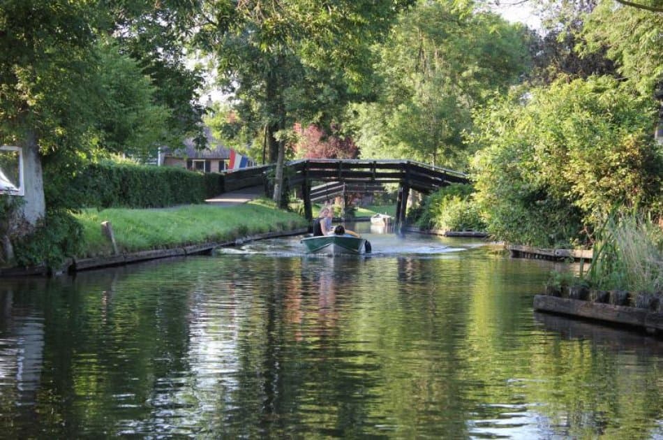 Experience A Day In Giethoorn The 'Dutch Venice' - Small Group - Photo 3