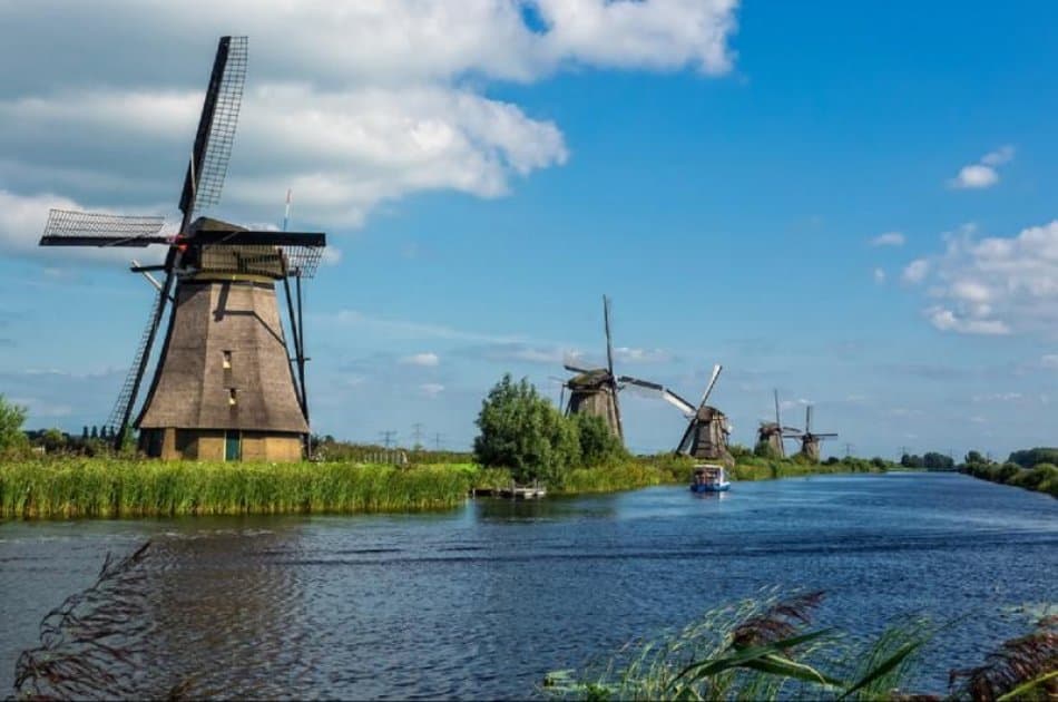Take A Trip To UNESCO Kinderdijk & The Hague - Small Group - Photo 2