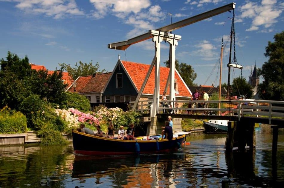 Visit Beautiful North Holland - Volendam, Edam and windmills - Photo 4