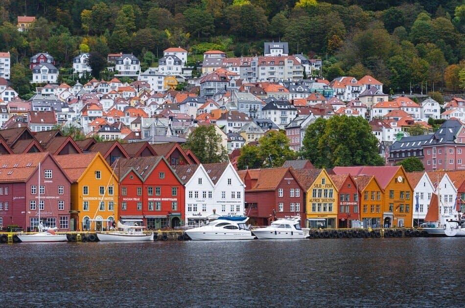 3 in 1 - City Sightseeing, Mount Fløien Funicular and Alverstraumen Fjord Cruise - Photo 3