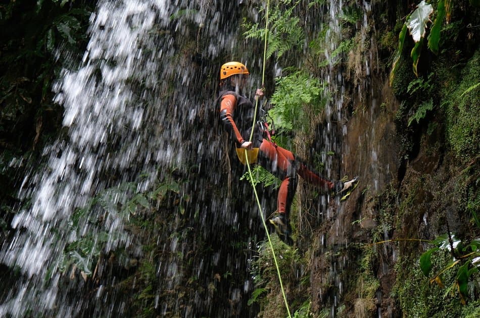 Canyoning in Ribeira da Salga - Photo 5