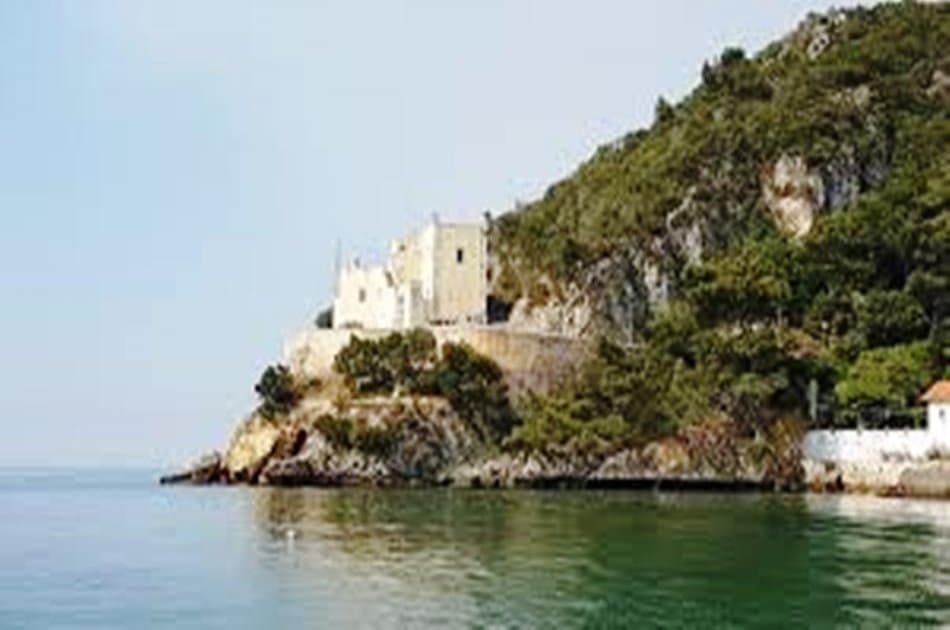 Lisbon Tour to Arrabida & Sesimbra Natural Park- with fish / seafood lunch - Photo 15