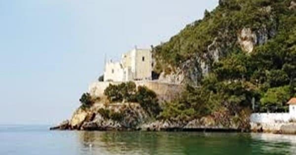 Lisbon Tour to Arrabida & Sesimbra Natural Park- with fish / seafood lunch - Photo 1