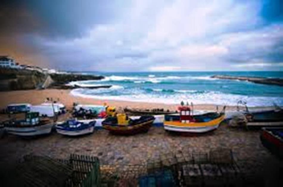Nazaré - The Biggest Waves Ever Surfed - Photo 9