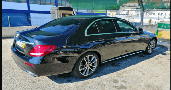 Private Transfer from Lisbon Airport to Lisbon City - Photo 1