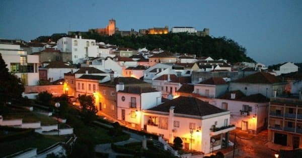 Private Transfer from Palmela to Lisbon Airport - Photo 1