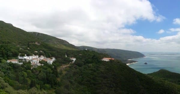 Private Transfer from Setúbal to Lisbon Airport - Photo 1
