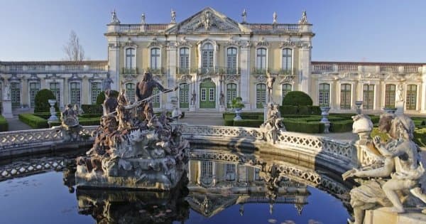 Private Transfer from Sintra to Lisbon Airport - Photo 1