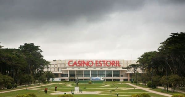 Two-Way Private Transfer Between Lisbon Airport and Estoril - Photo 1