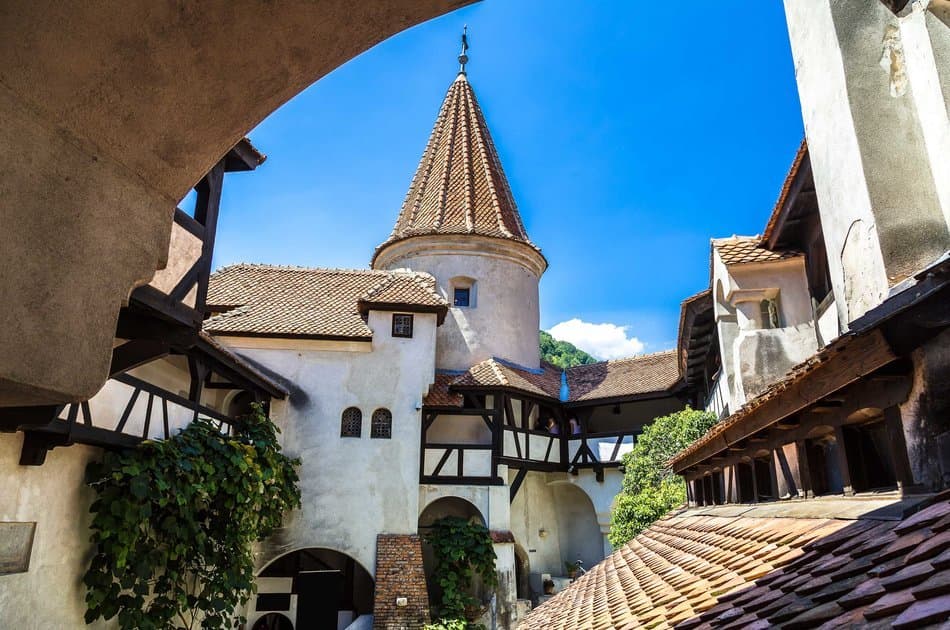 Full-Day Tour to Dracula's Castle - Photo 4
