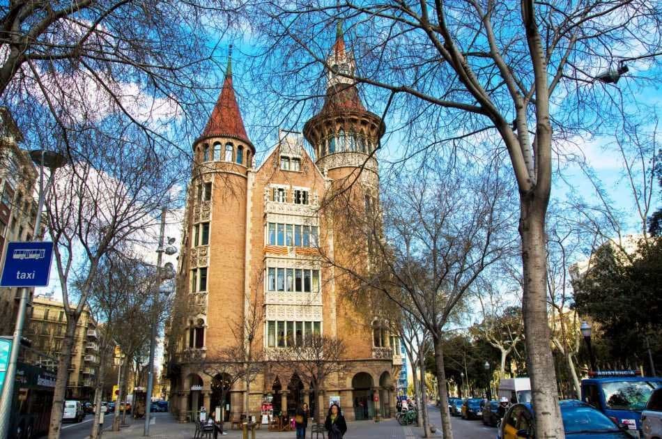 Barcelona’s Modernist Houses: Gaudi Private Walking Tour - Photo 6