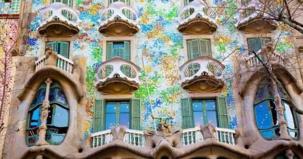 Barcelona’s Modernist Houses: Gaudi Private Walking Tour - Photo 1