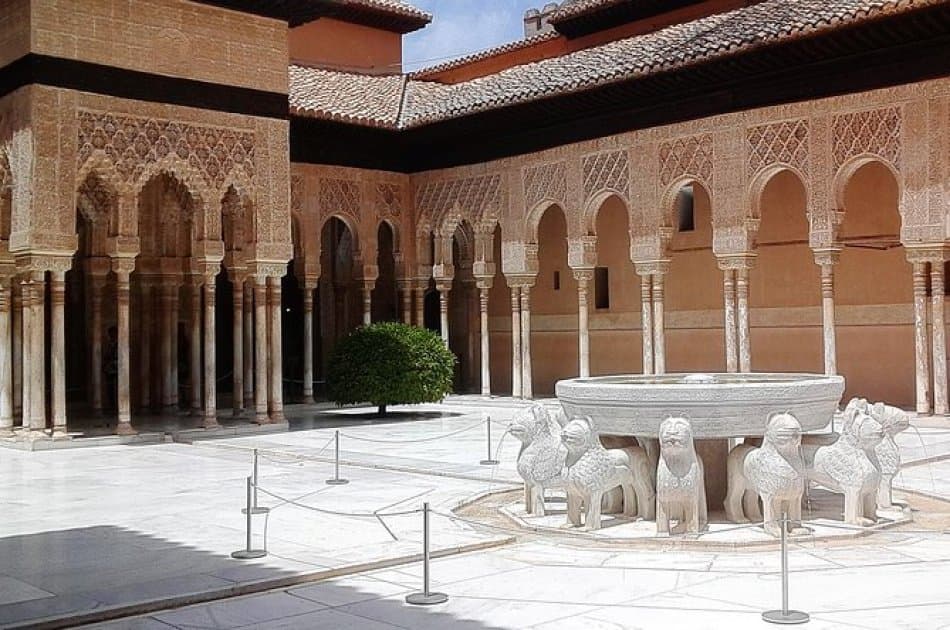 Discover the Hidden Gems of Alhambra - Photo 3