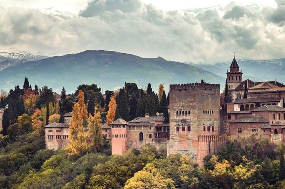 Discover the Hidden Gems of Alhambra - Photo 2