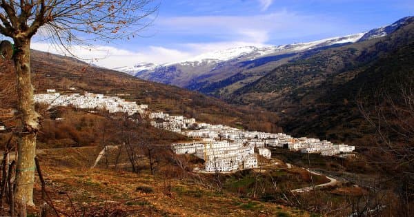 Experience the Natural Scenery and Wonderful Climate of the Las Alpujarras Region