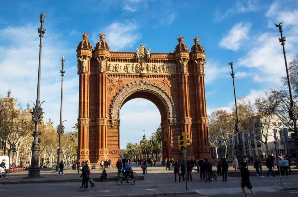 Highlights of Barcelona: Full Day Private Tour With Lunch - Photo 7