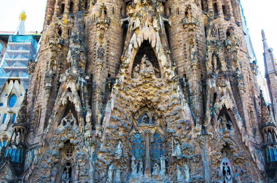 Highlights of Barcelona: Full Day Private Tour With Lunch - Photo 10