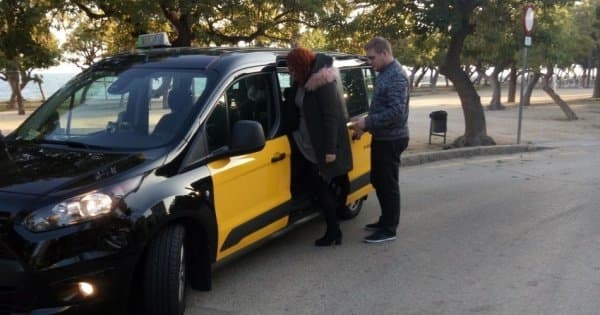 Private Round Trip Transfers To and From Barcelona BCN Airport and Barcelona City - Photo 1