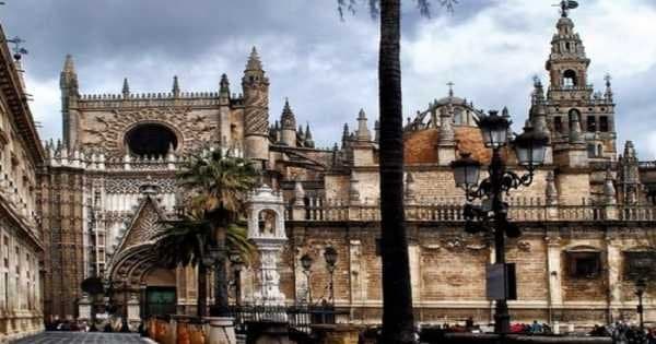 Semi Private Cathedral and Alcazar Tour From Seville - Photo 1