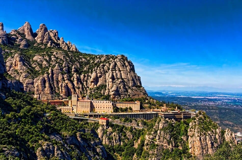 Small Group Barcelona And Montserrat Tour With Skip The Line Tickets and Hotel/Port Pickup - Photo 8