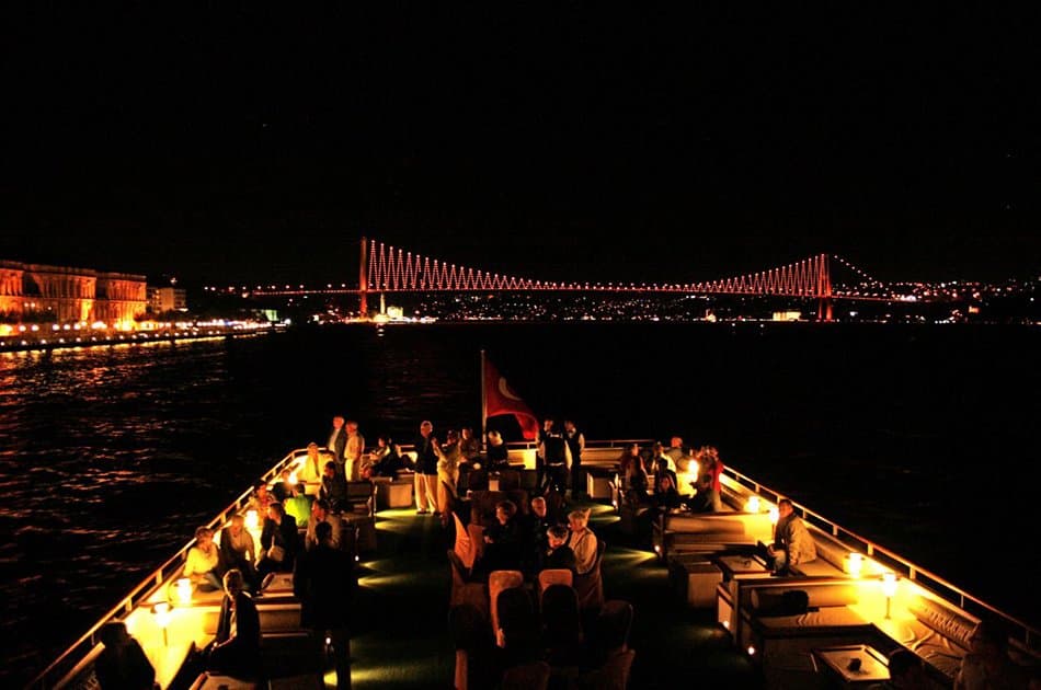 Bosphorus Dinner Cruise - Photo 6