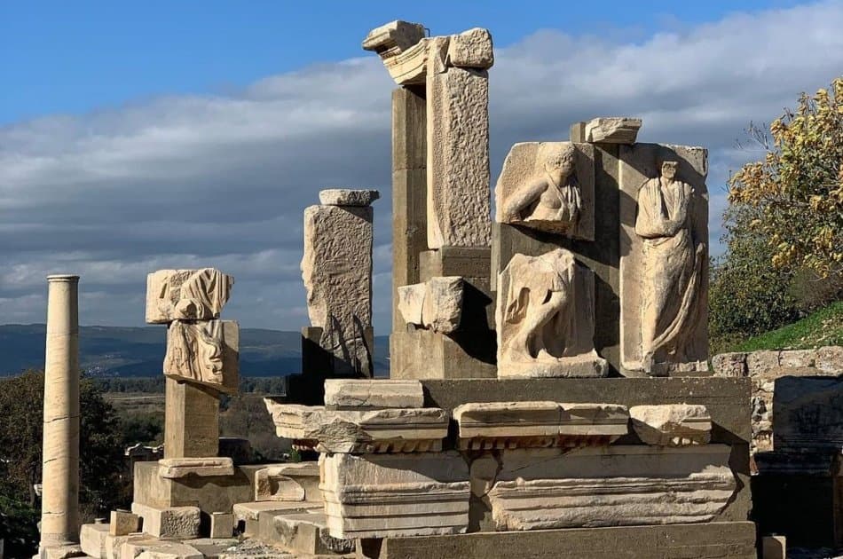 Small-Group Skip-the-Line | Half-Day Ancient Ephesus Tour With House of Virgin Mary - Photo 2