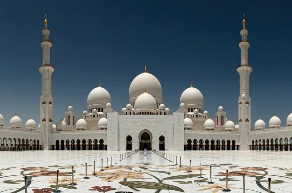 Private Day Trip to Abu Dhabi with Lunch - Photo 2
