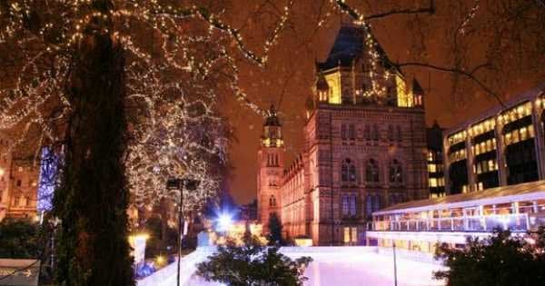 Christmas Eve in London With Dinner and Midnight Mass - Photo 1