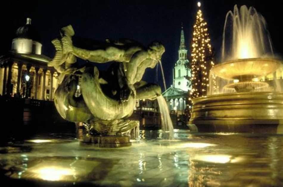 Christmas Eve in London With Dinner and Midnight Mass - Photo 6