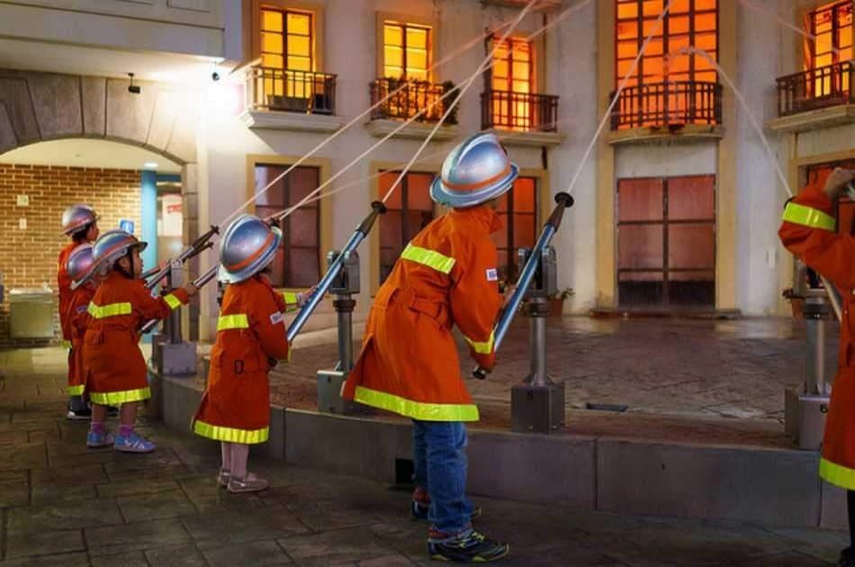 Kidzania London - Fast Track - Photo 9