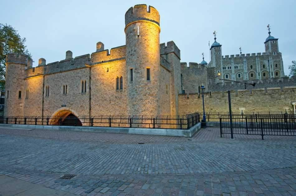 Tower of London Tickets - With Beefeater Tour - Photo 12