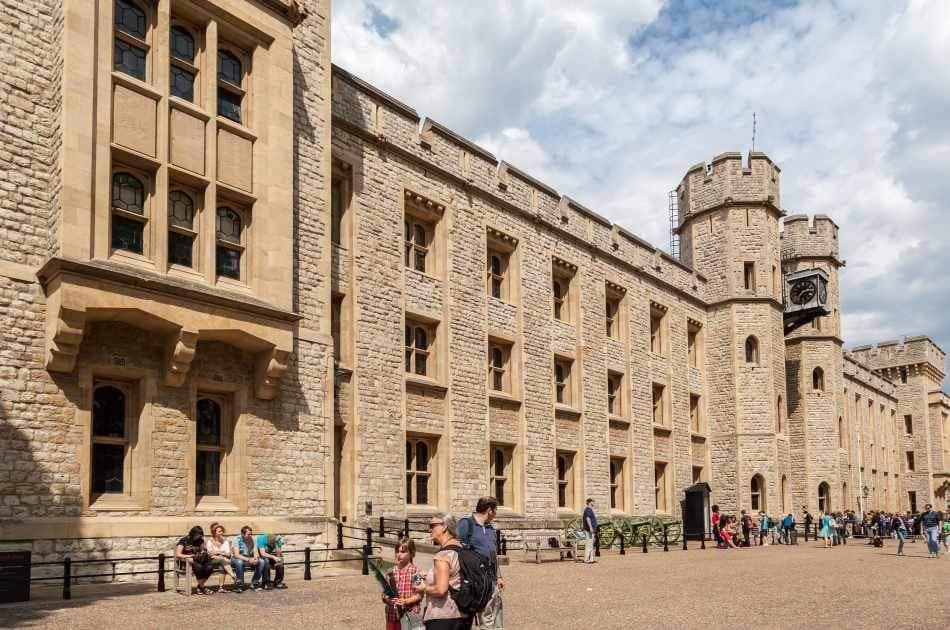 Tower of London Tickets - With Beefeater Tour - Photo 9