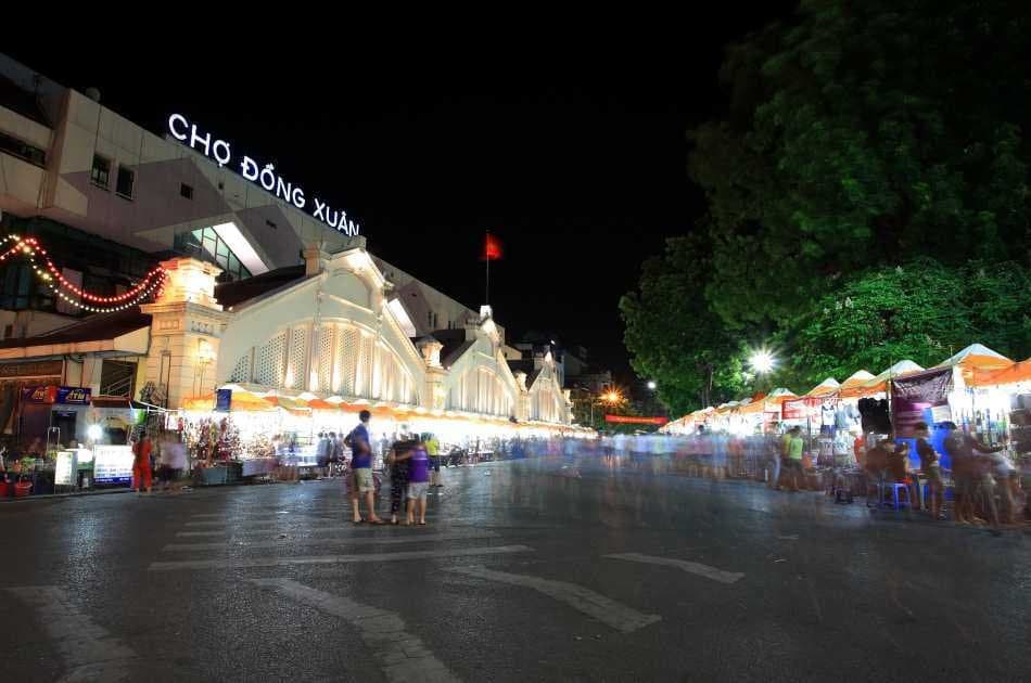 Enjoy the Weekend Night Show in Hanoi - Photo 3