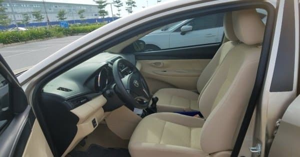 Hanoi airport Departure Transfer by 4 Seats Car - Photo 1