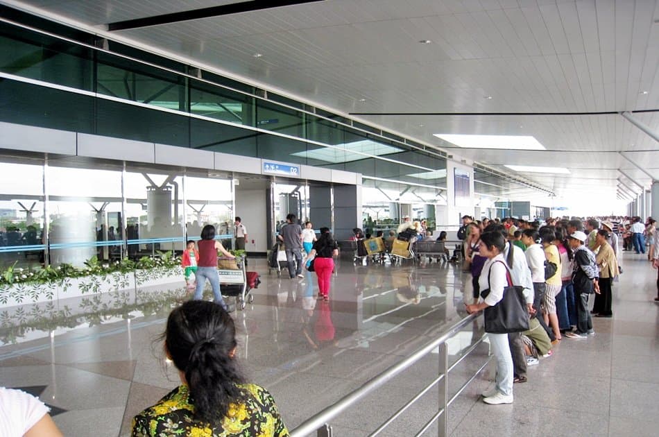 Private Tan Son Nhat International Airport Pick Up - 4 seaters - Photo 4