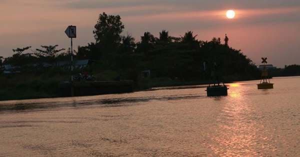 Saigon Sunset Cruise - Photo 1