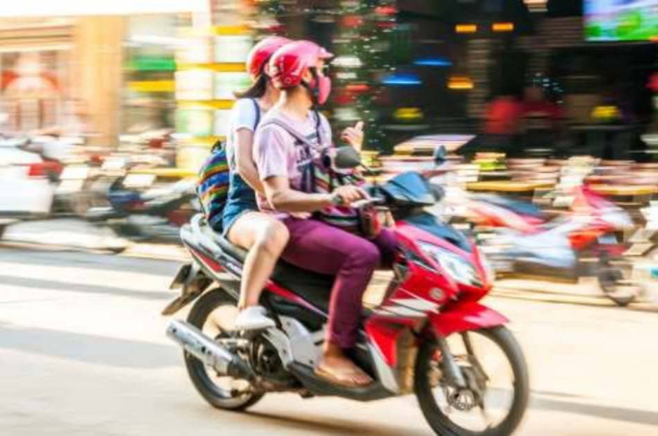 Saigon Sunset Cruise and Foody Tour - Photo 4