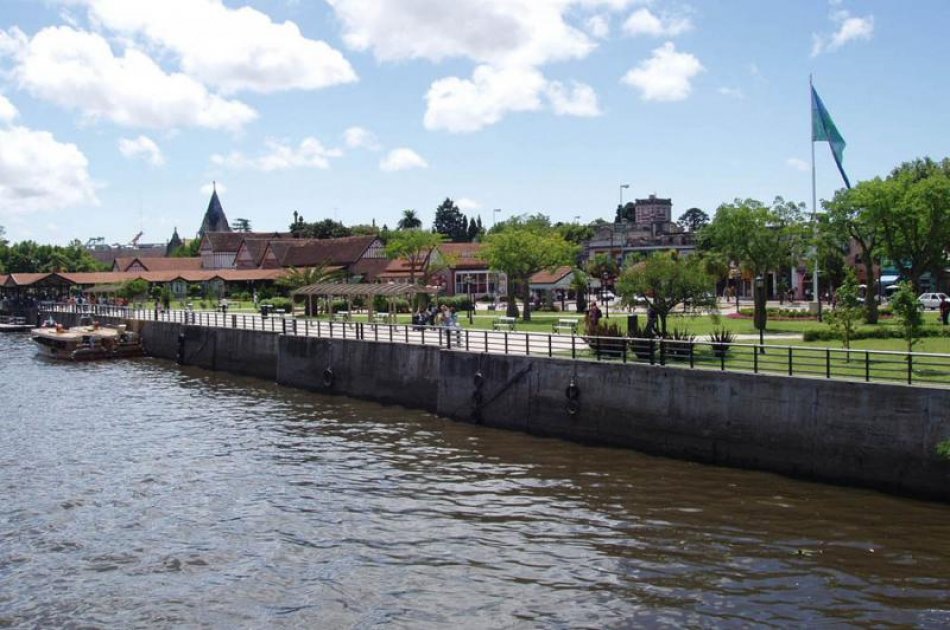Cruise Through the Delta and Tigre