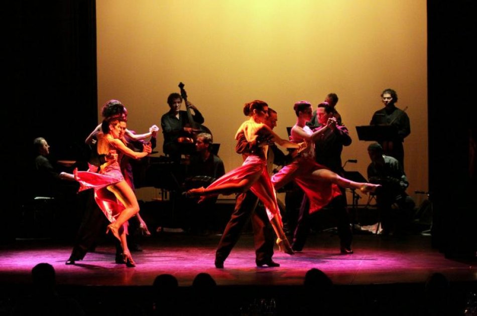 Immerese Yourself In The Argentine Tango Show In Piazolla Tango House