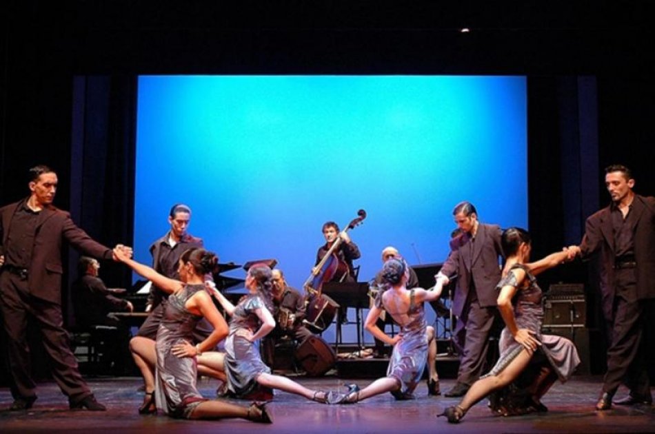 Immerese Yourself In The Argentine Tango Show In Piazolla Tango House