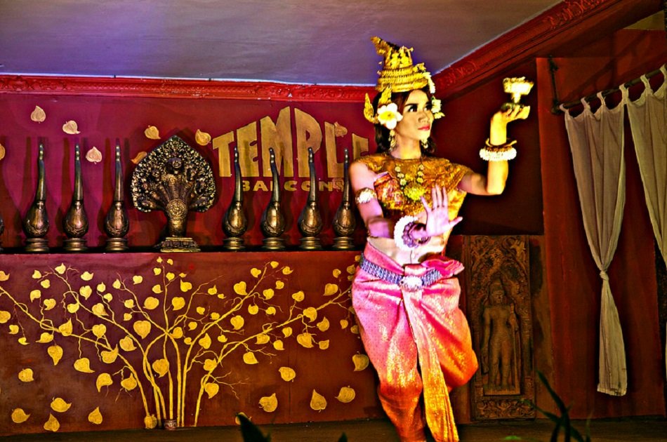 Buffet Dining With Apsara Dance Performance