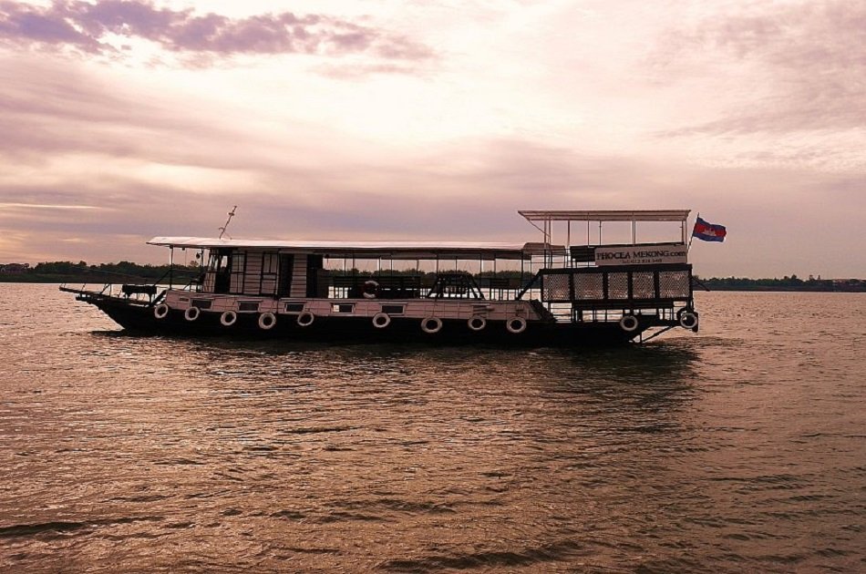 Sunset Dinner Tour on Tonle Sap Lake