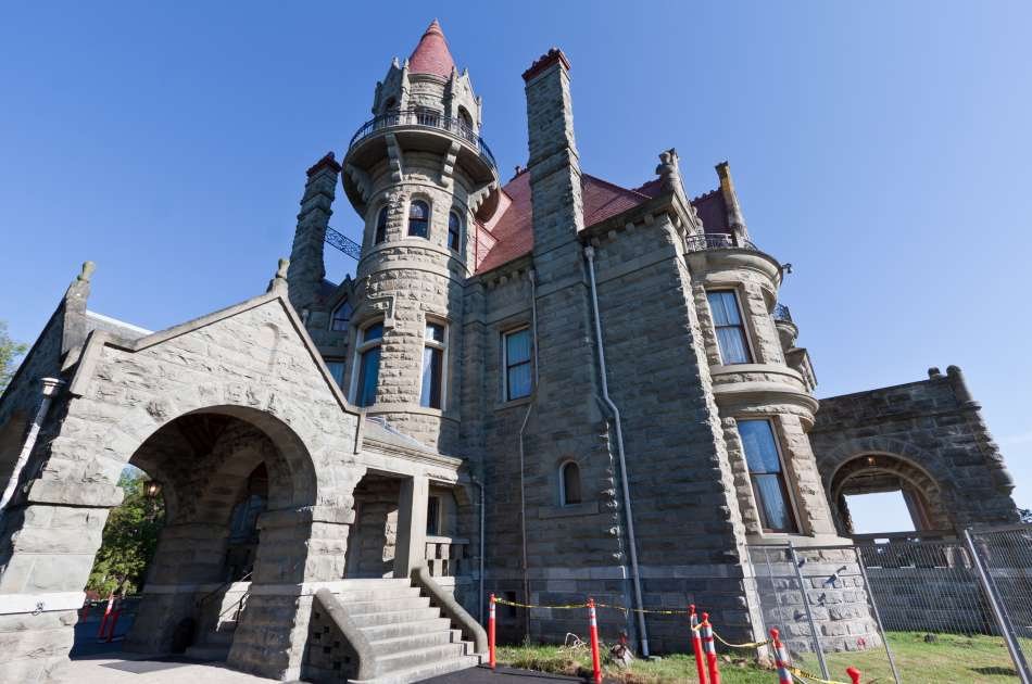 Luxury Tour of Victoria and the Butchart Gardens